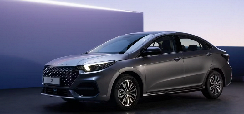 Седан, который не прижился в России: Omoda S5 пропал со складов и исчез из петербургских автосалонов